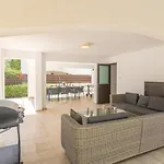 Villa Mylos *