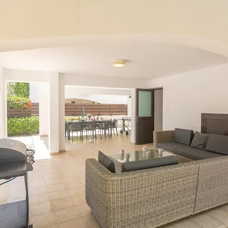 Villa Mylos *