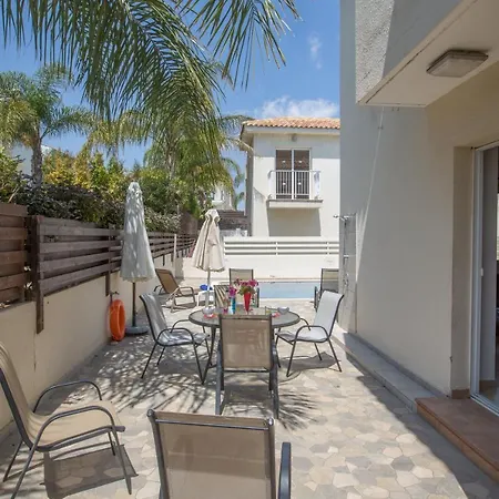 Villa Mylos *