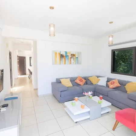 Villa Mylos *