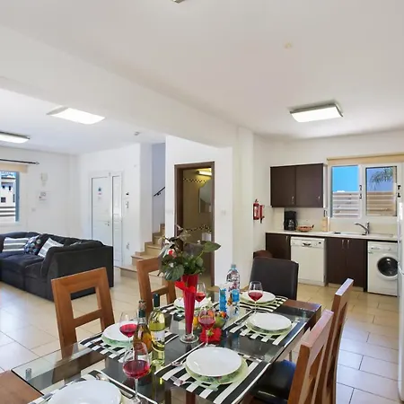 Villa Mylos *